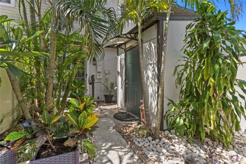 Condo in Saint Petersburg, Florida, 2 bedrooms  № 1810183 - photo 29