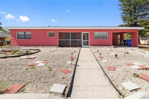 House in Fort Lauderdale, Florida 2 bedrooms, 128.95 sq.m. № 2031112