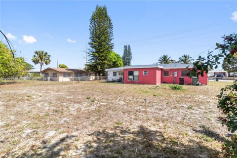 House in Fort Lauderdale, Florida 2 bedrooms, 128.95 sq.m. № 2031112 - photo 4