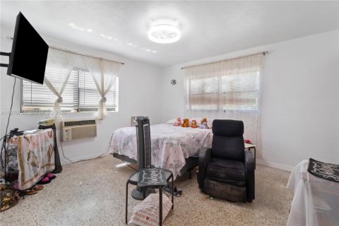 House in Fort Lauderdale, Florida 2 bedrooms, 128.95 sq.m. № 2031112 - photo 18