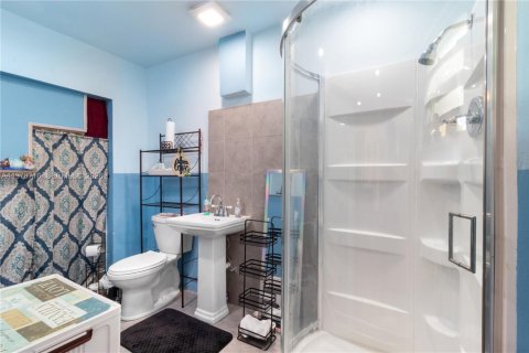 House in Fort Lauderdale, Florida 2 bedrooms, 128.95 sq.m. № 2031112 - photo 21