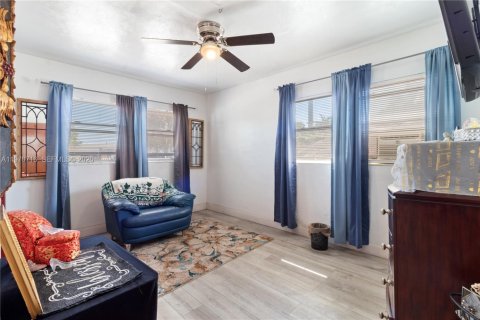 House in Fort Lauderdale, Florida 2 bedrooms, 128.95 sq.m. № 2031112 - photo 16