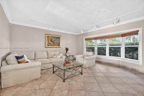 House in Pembroke Pines, Florida 4 bedrooms, 204.38 sq.m. № 2001492 - photo 6