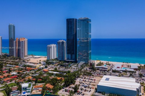 Купить кондоминиум в Санни-Айлс-Бич, Флорида 3 спальни, 294.59м2, № 1937197 - фото 14