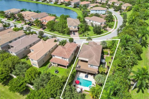 Casa en venta en Boynton Beach, Florida, 6 dormitorios, 369.38 m2 № 1865527 - foto 3