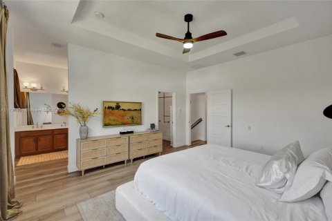 Casa en venta en Miami, Florida, 3 dormitorios, 179.86 m2 № 1699559 - foto 11