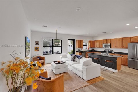 Casa en venta en Miami, Florida, 3 dormitorios, 179.86 m2 № 1699559 - foto 27