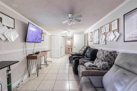 Immobilier commercial à vendre à Tampa, Floride: 215.72 m2 № 2298357 - photo 13