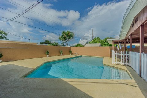 Immobilier commercial à vendre à Tampa, Floride: 215.72 m2 № 2298357 - photo 26