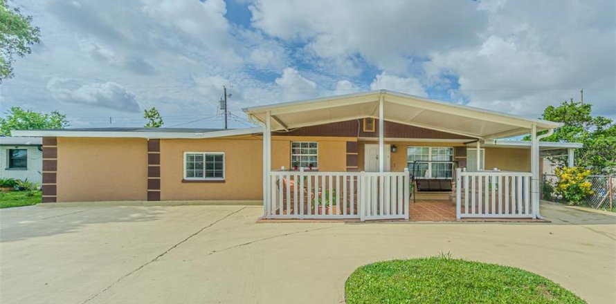 Immobilier commercial à Tampa, Floride 215.72 m2 № 2298357