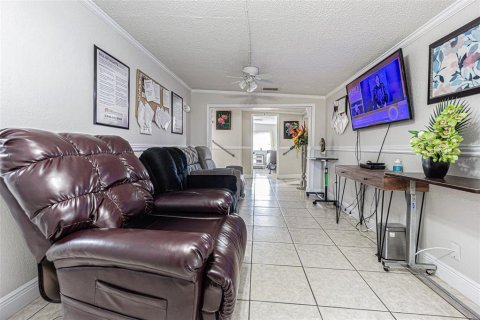 Immobilier commercial à vendre à Tampa, Floride: 215.72 m2 № 2298357 - photo 6