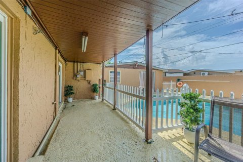 Immobilier commercial à vendre à Tampa, Floride: 215.72 m2 № 2298357 - photo 23