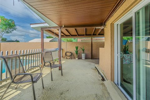Immobilier commercial à vendre à Tampa, Floride: 215.72 m2 № 2298357 - photo 24