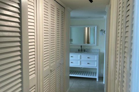 Condo in Pompano Beach, Florida, 1 bedroom  № 2250814 - photo 11
