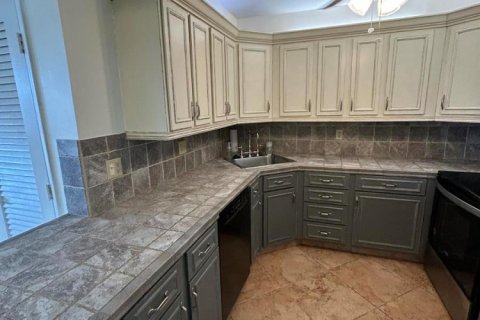 Condo in Pompano Beach, Florida, 1 bedroom  № 2250814 - photo 2