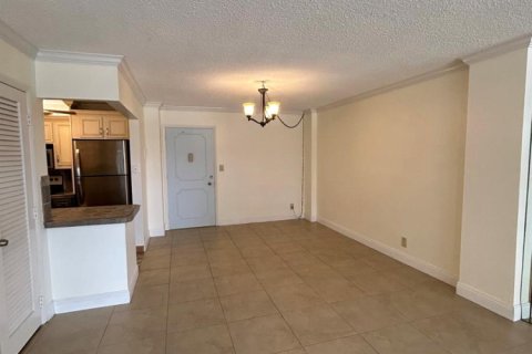 Condo in Pompano Beach, Florida, 1 bedroom  № 2250814 - photo 3