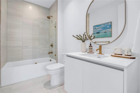 Condominio en alquiler en Miami, Florida, 2 dormitorios, 82.31 m2 № 1950127 - foto 25