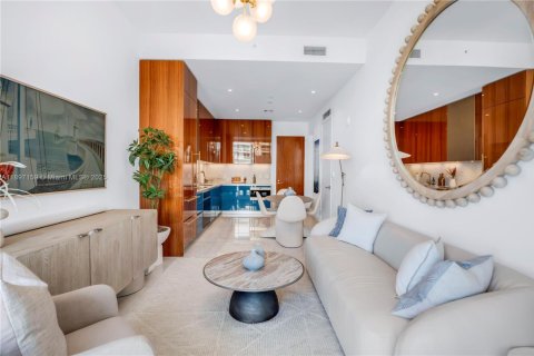 Condominio en alquiler en Miami, Florida, 2 dormitorios, 82.31 m2 № 1950127 - foto 7
