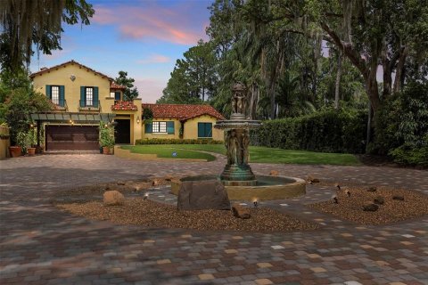 House in Orlando, Florida 5 bedrooms, 347.18 sq.m. № 1851324 - photo 4