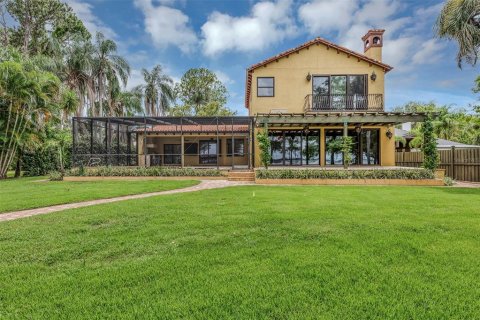 House in Orlando, Florida 5 bedrooms, 347.18 sq.m. № 1851324 - photo 11