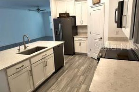 Casa en alquiler en Land O' Lakes, Florida, 3 dormitorios, 182.83 m2 № 1848230 - foto 4