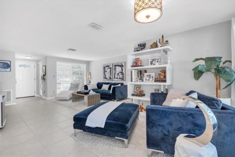 Casa en venta en Port Richey, Florida, 2 dormitorios, 116.5 m2 № 1910346 - foto 9