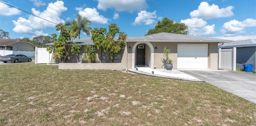 Casa en Port Richey, Florida 2 dormitorios, 116.5 m2 № 1910346