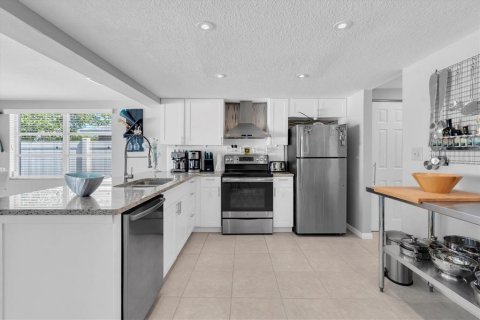 Casa en venta en Port Richey, Florida, 2 dormitorios, 116.5 m2 № 1910346 - foto 11