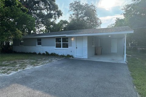 Villa ou maison à louer à Temple Terrace, Floride: 3 chambres, 109.25 m2 № 2166482 - photo 2