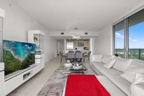 Condo in North Miami Beach, Florida, 3 bedrooms № 1938128 - photo 3