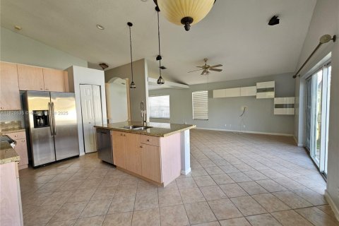 Casa en alquiler en Pembroke Pines, Florida, 4 dormitorios, 233.18 m2 № 1888715 - foto 8