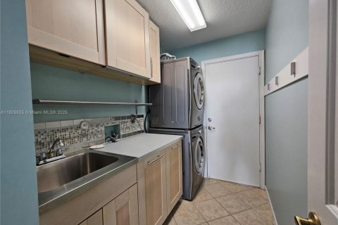 Casa en alquiler en Pembroke Pines, Florida, 4 dormitorios, 233.18 m2 № 1888715 - foto 17