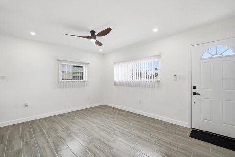 Casa en venta en Saint Petersburg, Florida, 4 dormitorios, 105.35 m2 № 2383565 - foto 27