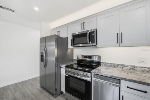 Casa en venta en Saint Petersburg, Florida, 4 dormitorios, 105.35 m2 № 2383565 - foto 11