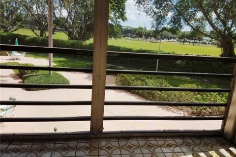 Condominio en venta en Pembroke Pines, Florida, 1 dormitorio, 70.61 m2 № 2252403 - foto 14