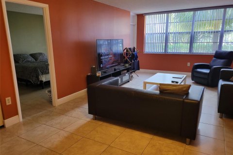 Condominio en venta en Pembroke Pines, Florida, 1 dormitorio, 70.61 m2 № 2252403 - foto 5