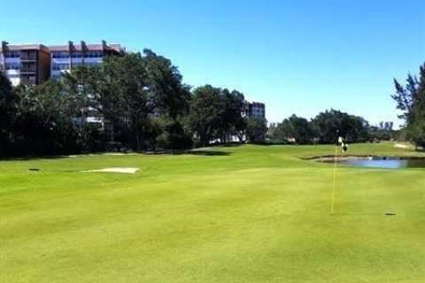 Condominio en venta en Pembroke Pines, Florida, 1 dormitorio, 70.61 m2 № 2252403 - foto 13