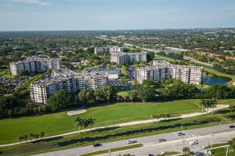 Condominio en venta en Pembroke Pines, Florida, 1 dormitorio, 70.61 m2 № 2252403 - foto 2