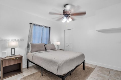 Casa en alquiler en Miami, Florida, 2 dormitorios, 278.99 m2 № 1976495 - foto 12
