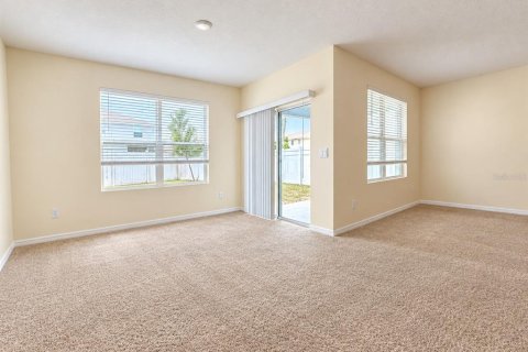 Villa ou maison à louer à Haines City, Floride: 3 chambres, 160.26 m2 № 2403381 - photo 8