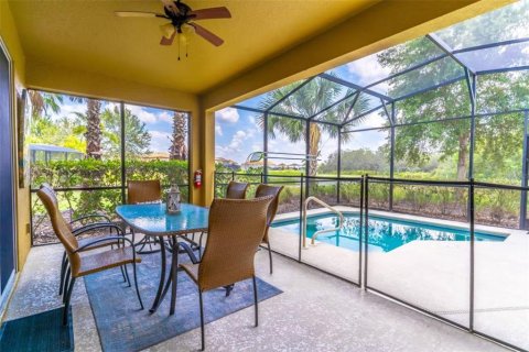 Townhouse in Davenport, Florida 5 bedrooms, 228.54 sq.m. № 2391315 - photo 2