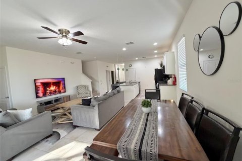 Townhouse in Davenport, Florida 5 bedrooms, 228.54 sq.m. № 2391315 - photo 7