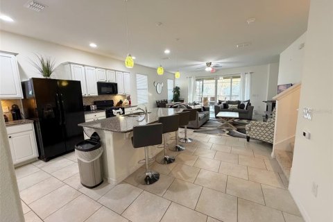 Townhouse in Davenport, Florida 5 bedrooms, 228.54 sq.m. № 2391315 - photo 5