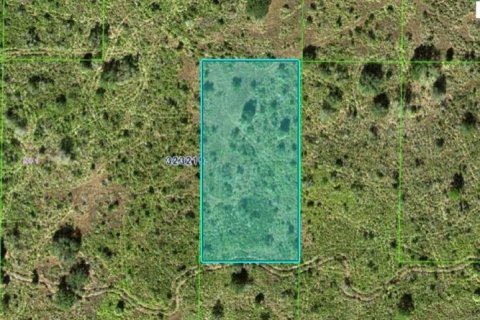 Terreno en Frostproof, Florida № 2164040