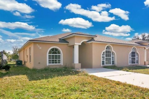 Immobilier commercial à vendre à Kissimmee, Floride: 308.62 m2 № 1521497 - photo 2