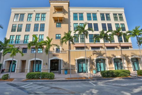 Propiedad comercial en venta en Coral Gables, Florida № 1770429 - foto 1
