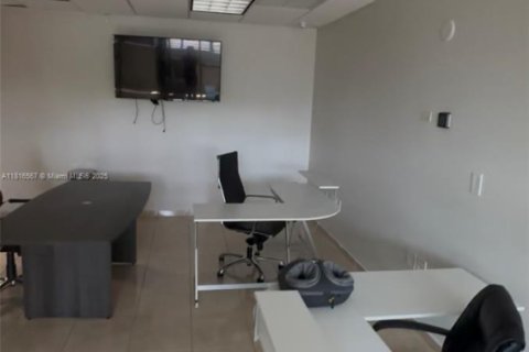 Propiedad comercial en venta en Coral Gables, Florida № 1770429 - foto 3