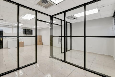 Propiedad comercial en venta en Coral Gables, Florida № 1770429 - foto 7