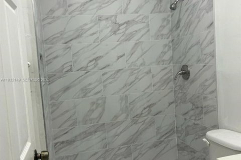 Снять в аренду таунхаус в Хомстед, Флорида 2 спальни, 97.18м2, № 1990608 - фото 18