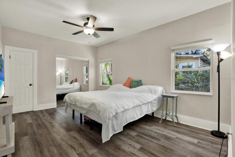 House in Clearwater, Florida 2 bedrooms, 86.4 sq.m. № 2310575 - photo 6